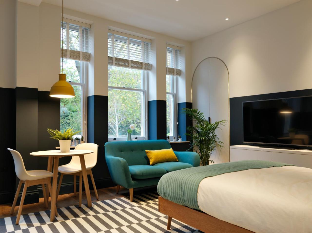 Student Castle Studio Apartments - Free Parking Bath Bagian luar foto